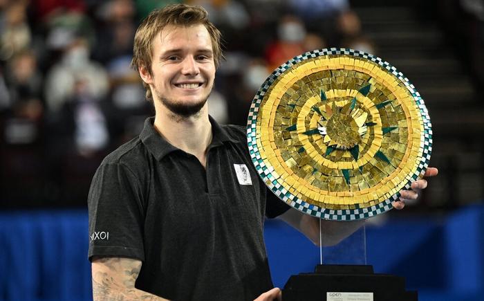 振臂高呼的 振臂高呼的